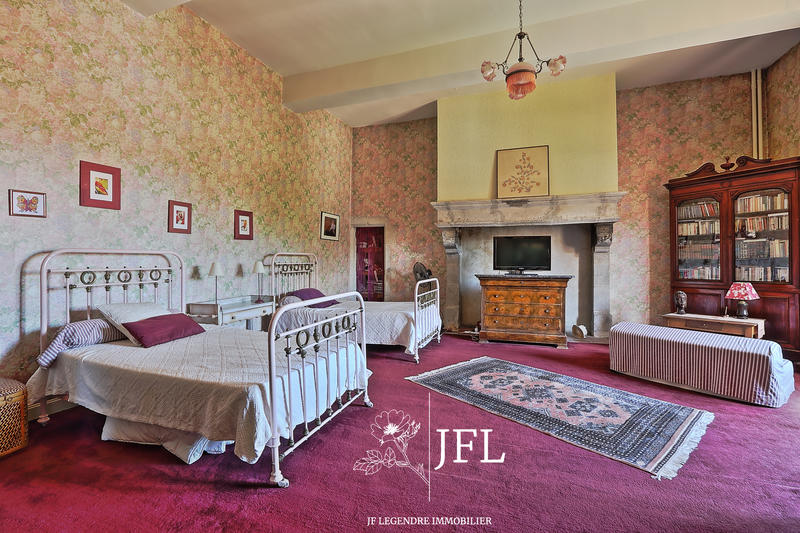 Maison en pierre - 267 m² - 5 pièces