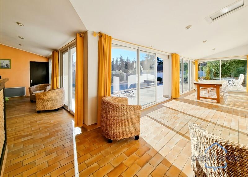 Maison - 222 m² - 8 pièces