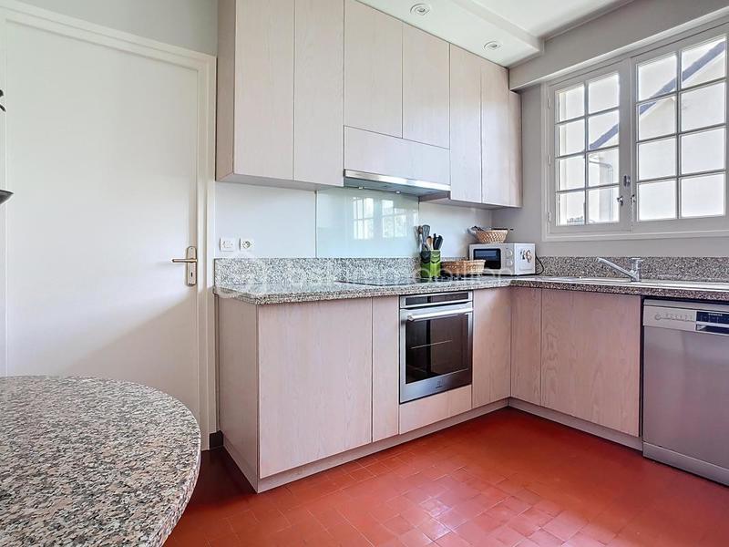 Maison - 207 m² - 6 pièces