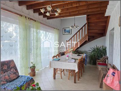 Maison - 138 m² - 6 pièces