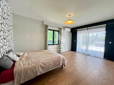 Villa - 297 m² - 7 pièces