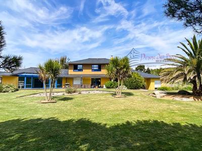 Maison - 215 m² - 7 pièces