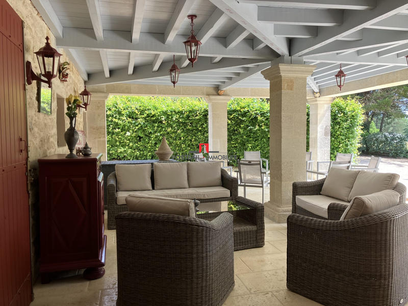 Maison - 228 m² - 6 pièces