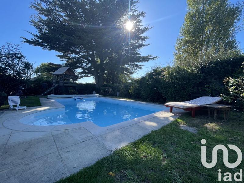 Maison - 275 m² - 11 pièces