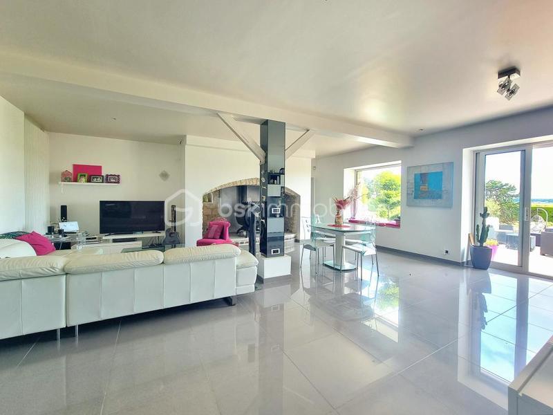 Maison en pierre - 245 m² - 8 pièces