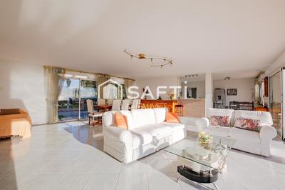 Villa - 250 m² - 9 pièces