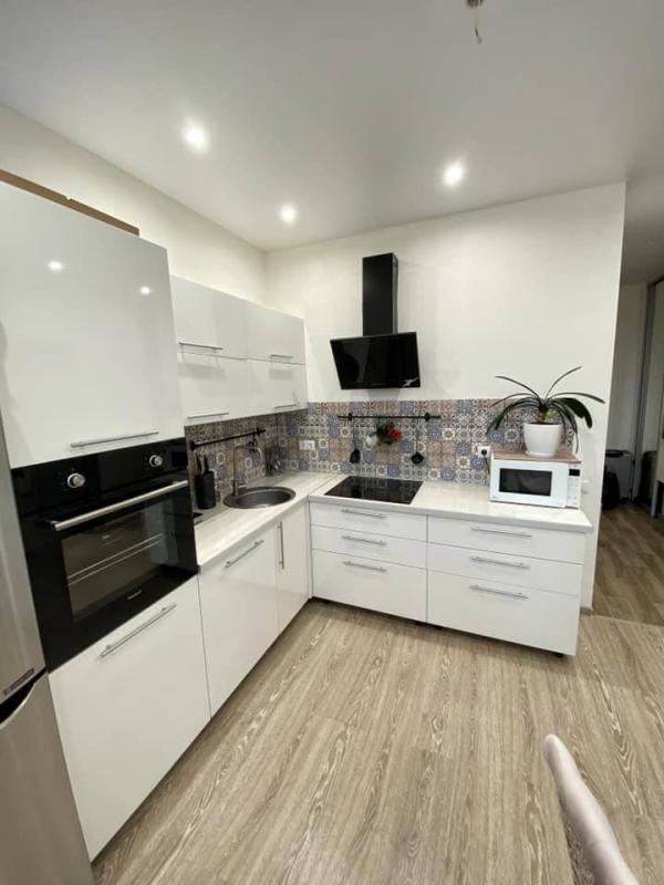 Studio - 30 m² - 1 pièce