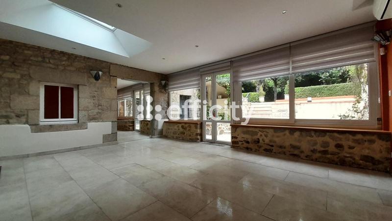 Maison - 180 m² - 7 pièces