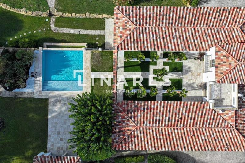 Maison - 360 m² - 5 pièces