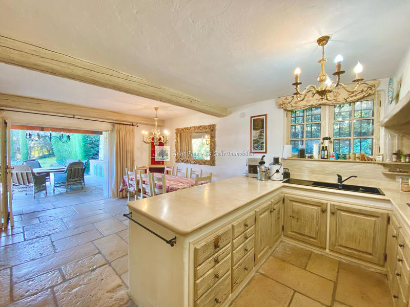 Maison - 234 m² - 6 pièces