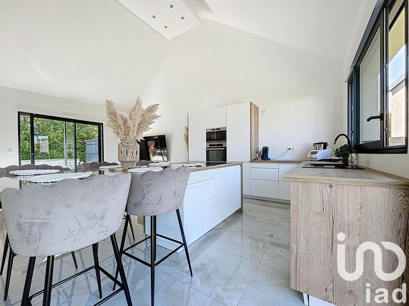 Maison - 95 m² - 5 pièces