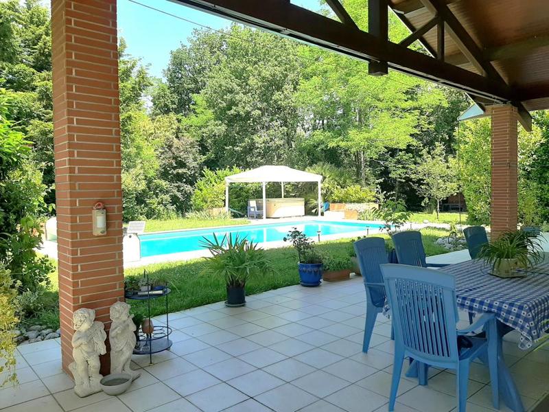 Maison - 212 m² - 7 pièces