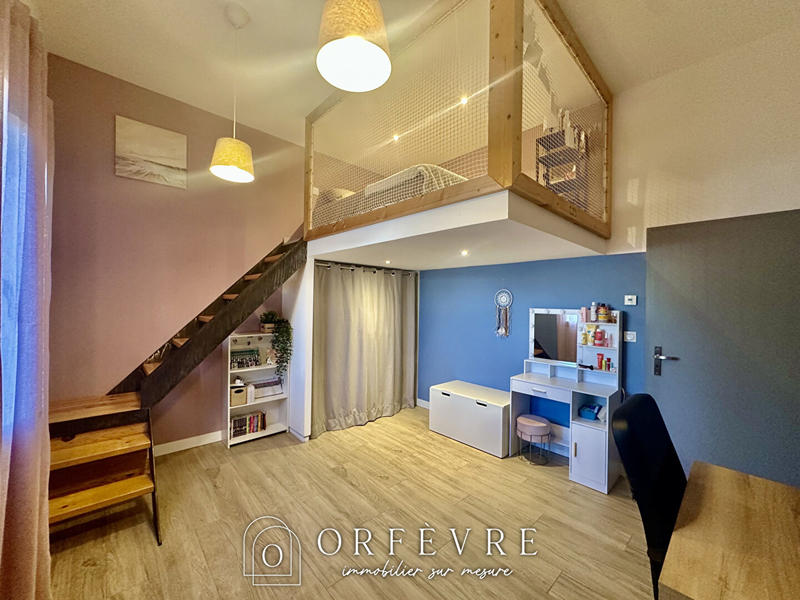 Maison - 180 m² - 6 pièces