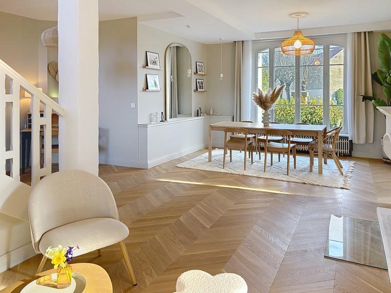 Maison bourgeoise - 300 m² - 9 pièces