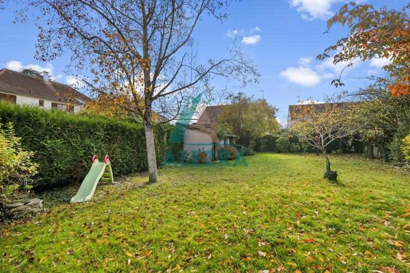 Maison - 180 m² - 7 pièces