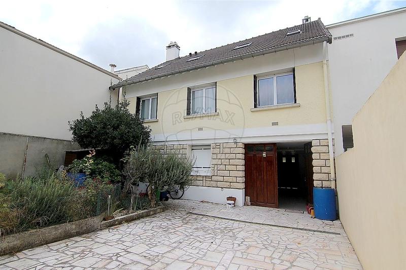 Maison - 130 m² - 8 pièces