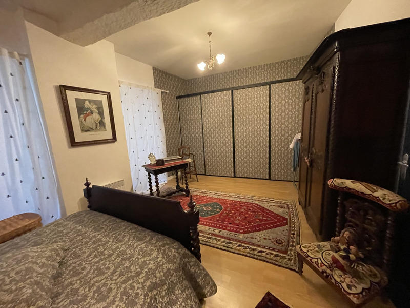 Appartement bourgeois - 93 m² - 6 pièces