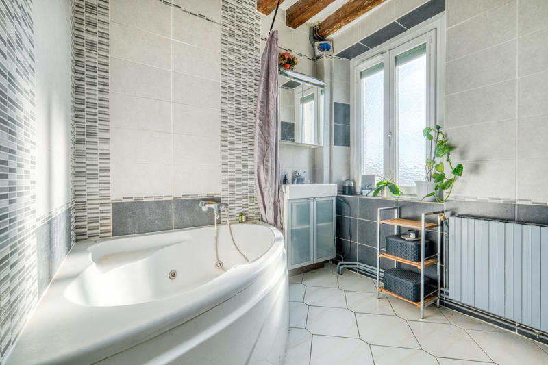 Maison - 261 m² - 8 pièces