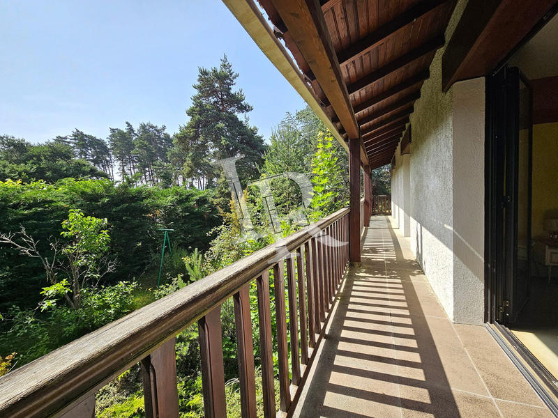 Maison - 286 m² - 8 pièces