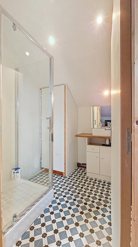 Maison - 284 m² - 8 pièces