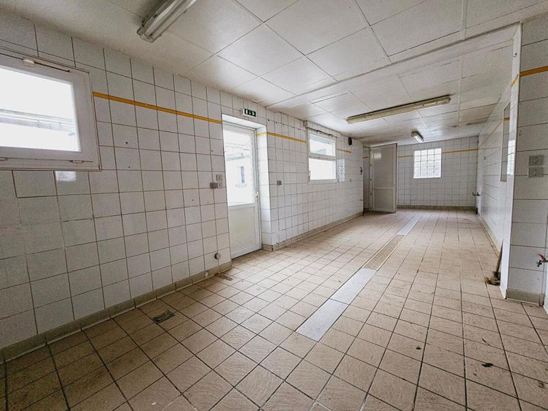 Maison - 285 m² - 9 pièces