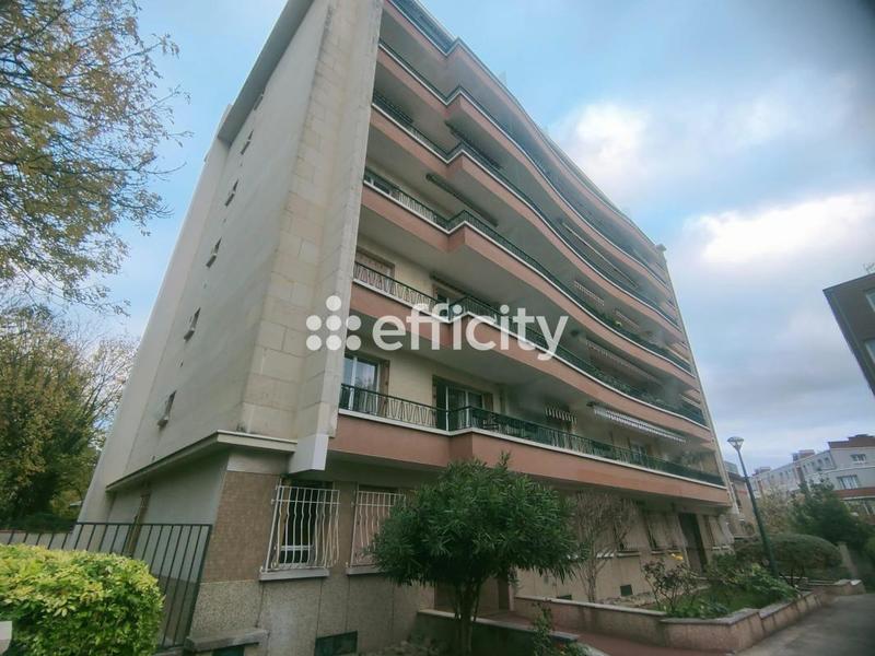 Studio - 25 m² - 1 pièce