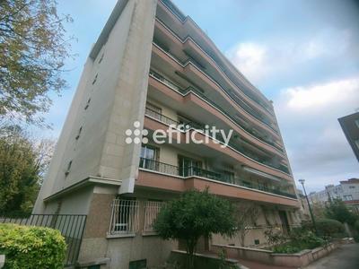 Studio - 25 m² - 1 pièce