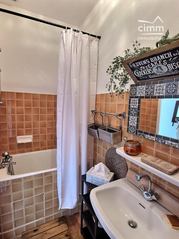 Maison ancienne - 354 m² - 8 pièces