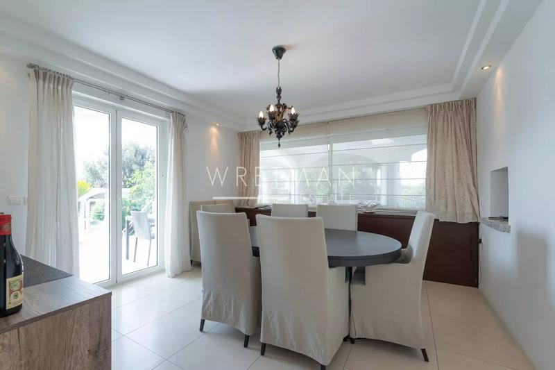 Villa - 630 m² - 10 pièces