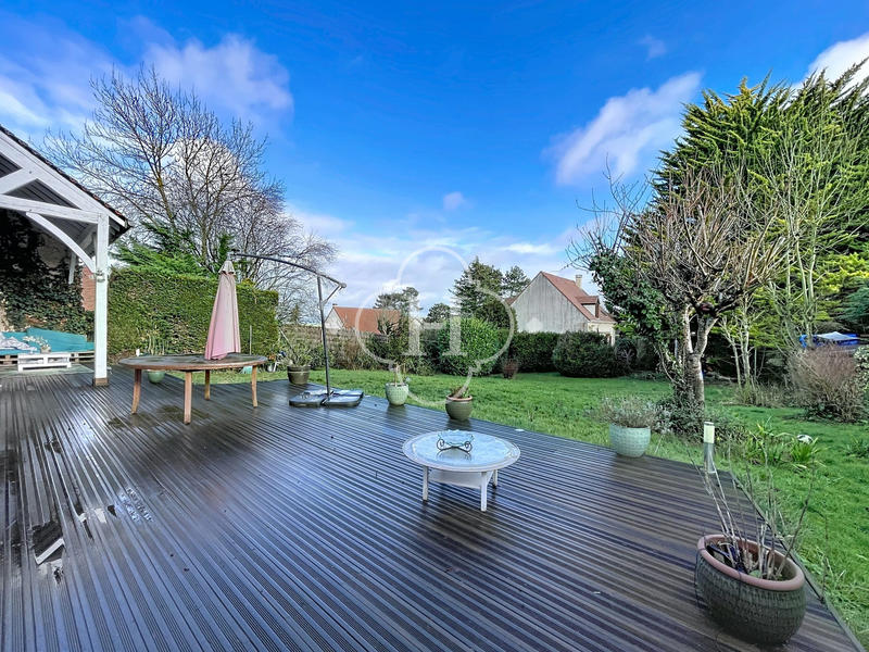 Maison - 191 m² - 8 pièces