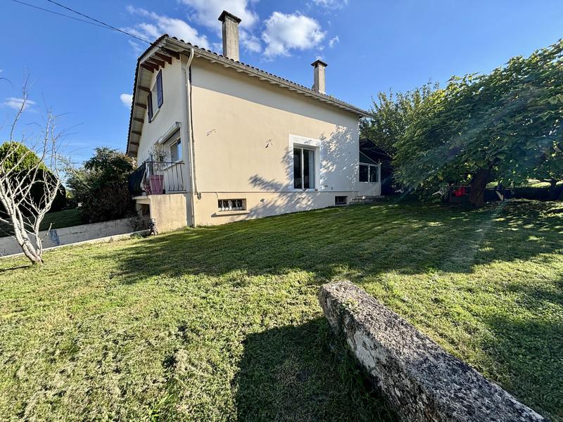 Maison - 205 m² - 5 pièces