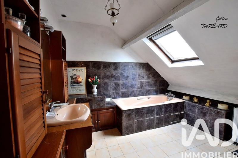 Maison - 212 m² - 6 pièces