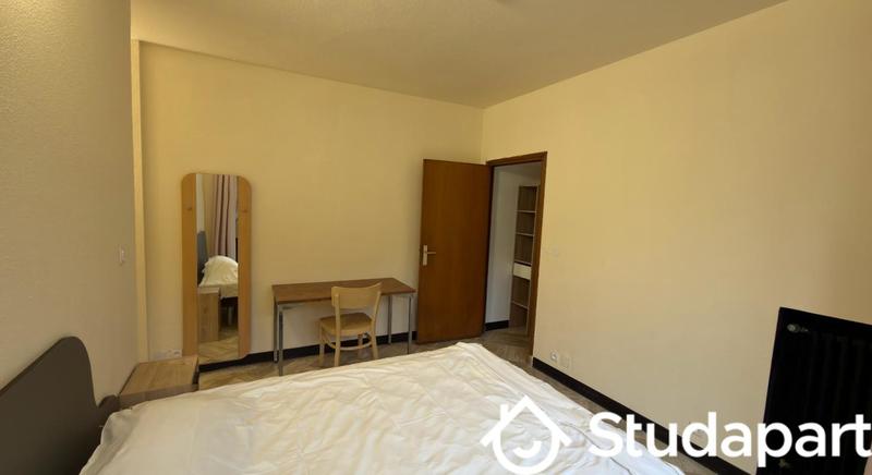 Chambre - 15 m² - 1 pièce