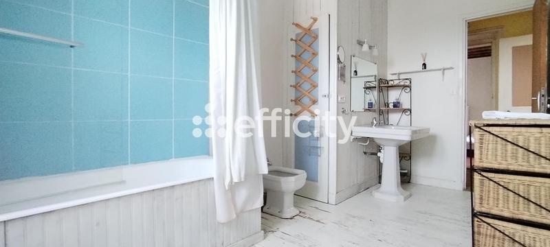 Maison - 415 m² - 12 pièces