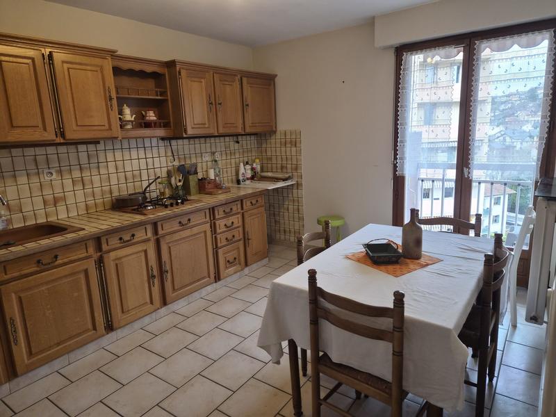 Appartement - 77 m² - 3 pièces