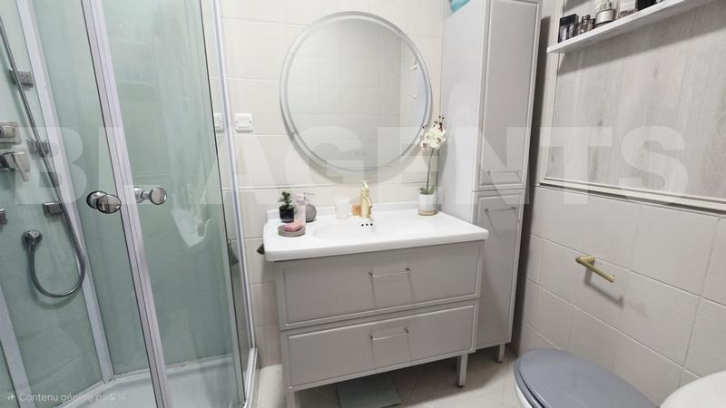 Maison - 260 m² - 10 pièces