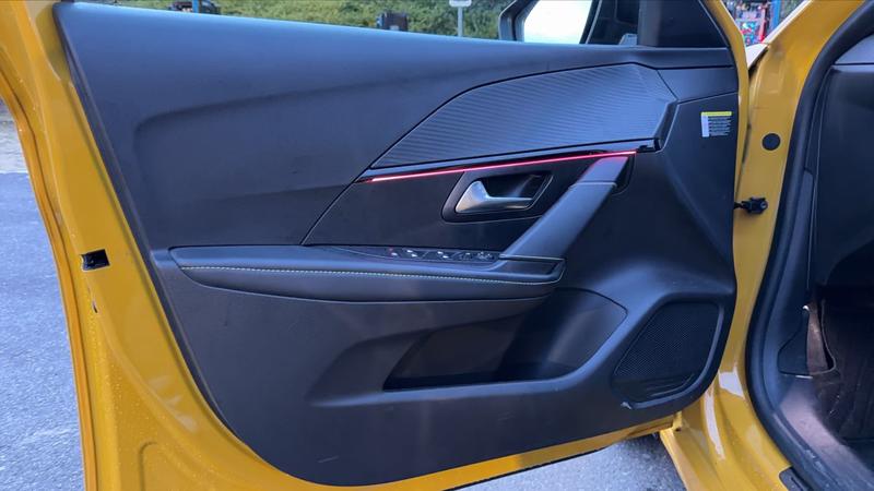 Peugeot E-208 136 100 kWh Gt