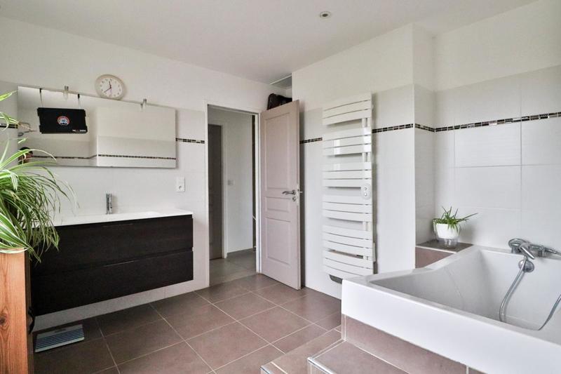 Pavillon - 164 m² - 7 pièces