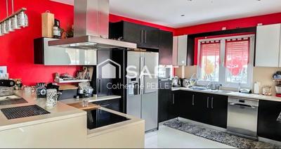 Maison - 246 m² - 11 pièces