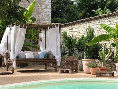 Maison - 174 m² - 11 pièces