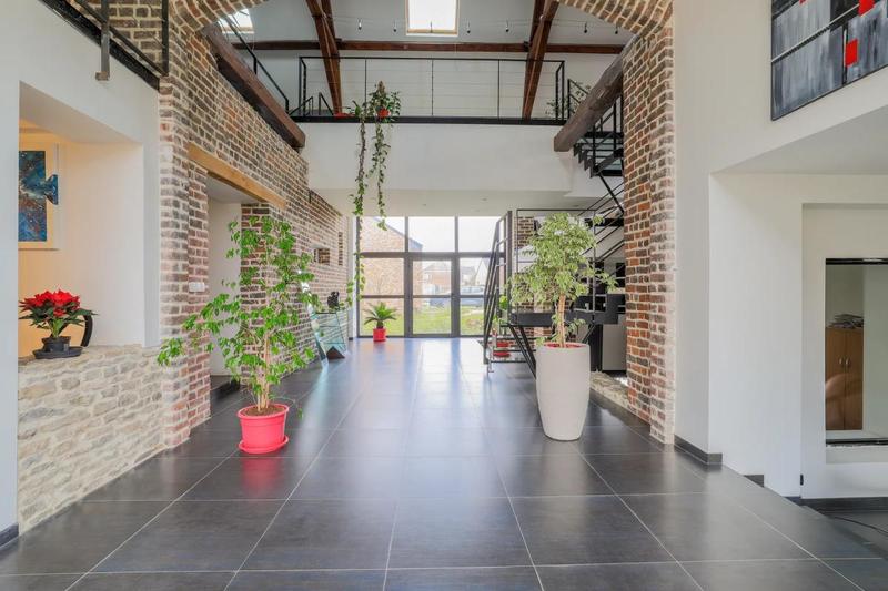 Maison - 395 m² - 9 pièces