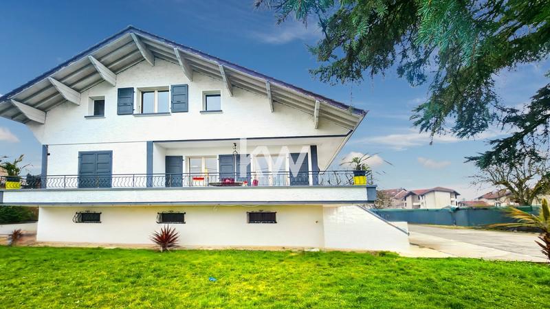 Maison - 225 m² - 5 pièces