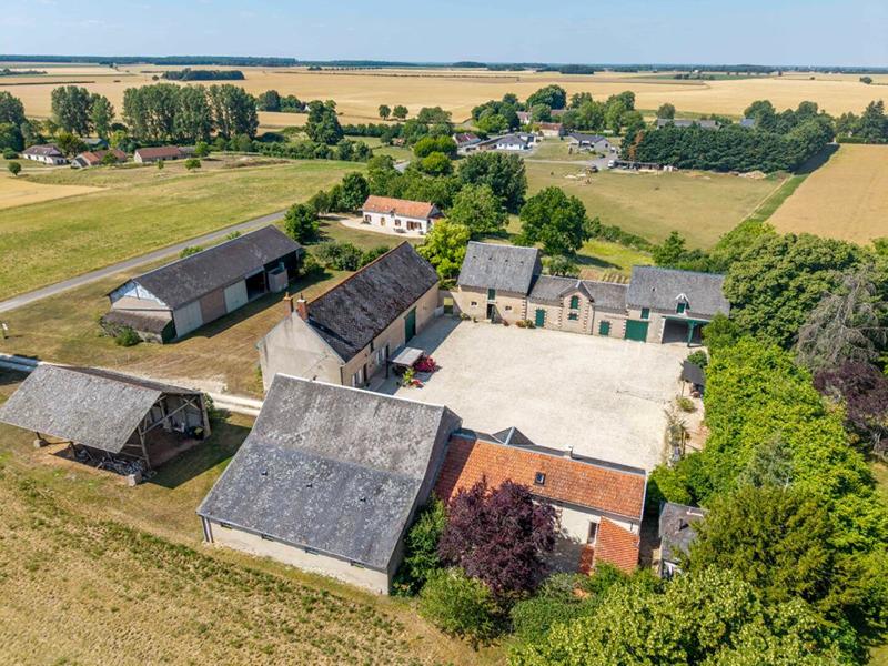 Maison - 235 m² - 8 pièces