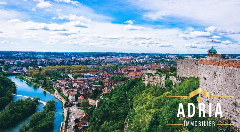 Appartement - 92 m² - 5 pièces