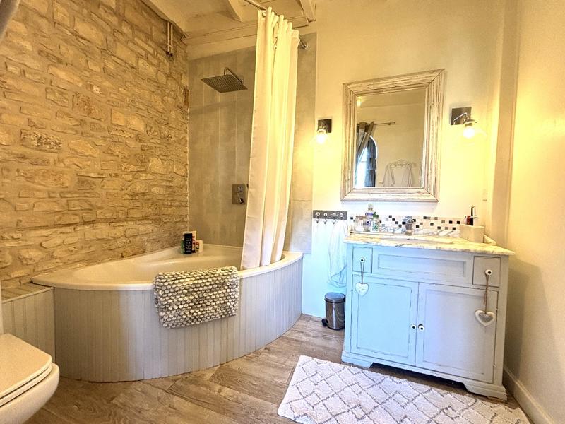 Maison - 429 m² - 17 pièces