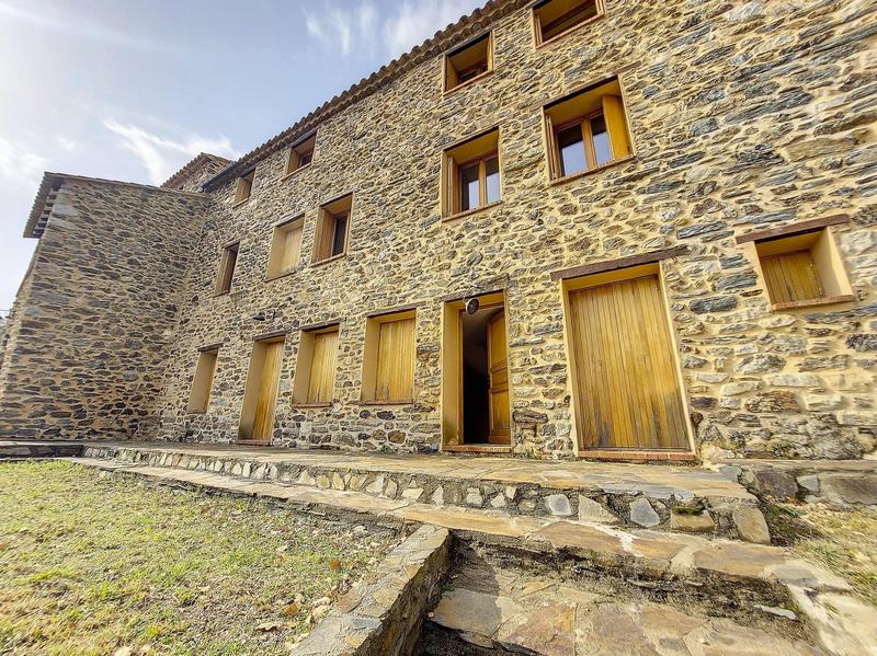 Maison - 584 m² - 14 pièces