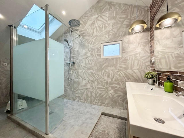 Maison - 214 m² - 7 pièces