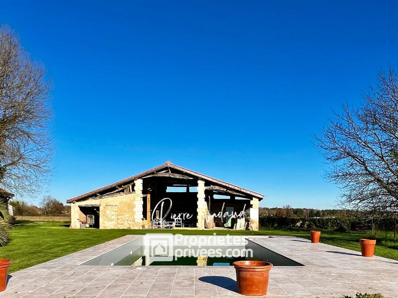 Maison - 281 m² - 7 pièces