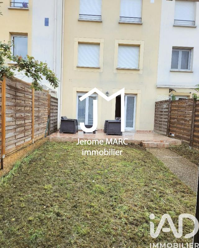 Maison - 90 m² - 5 pièces