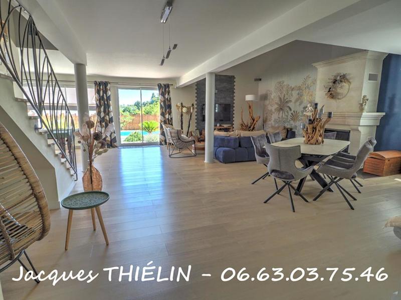 Maison - 295 m² - 12 pièces